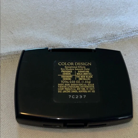 Lancome Elegant Eyeshadow Palette with Mirror - Picture 4 of 4